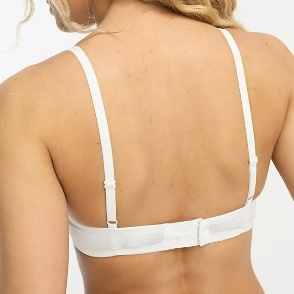 ASOS DESIGN Microfibre Moulded T-Shirt Bra in White, Size UK 32C - Picture 4 of 4